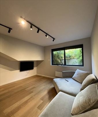 Uknjižena garsonjera i na Vračaru, 27m2
