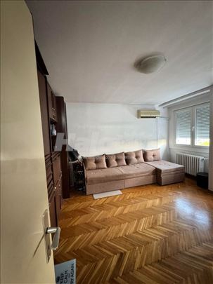 1,5 stan ,Voždovac,Ustanička,Šumice
