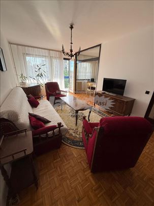 Blok 61, trosoban, 84 m2, vlasnik