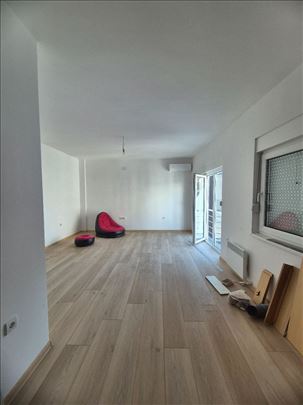 Centar NOV veći 2.0 ,polunamešten, garažno mesto