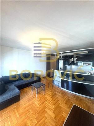Crveni krst-Gajeva, 57m², odličan 2.5 stan