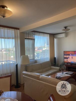 Duplex na Rotkvariji sa dve terase i prelepim pogl