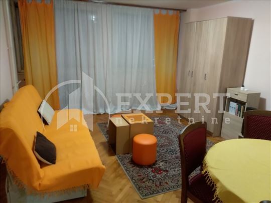Izdaje se garsonjera na Bulevaru Nemanjića