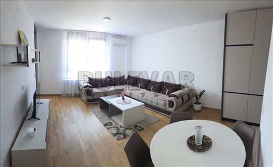 Izdaje se nov, lux stan na Panteleju, 69m2