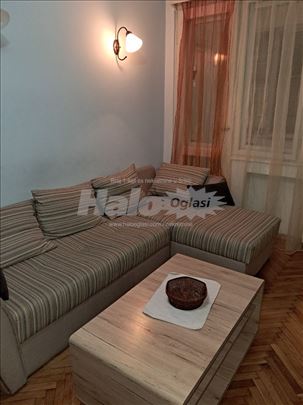 Između Bulevara i Gradske bolnice, CG, namešten