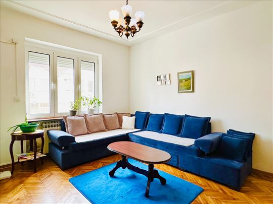 Izuzetan salonac, na ekstra lokaciji
