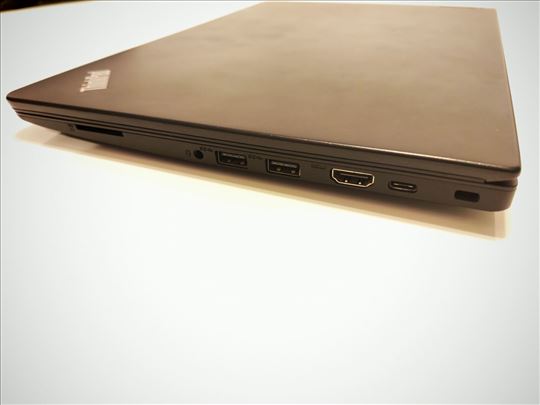 Lenovo Thinkpad i5 / 8gb/ 256gb ssd/ dodatna oprem