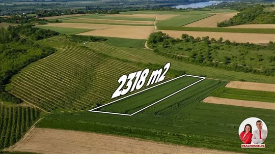Poljoprivredno zemljiste Banostor 2318 m2