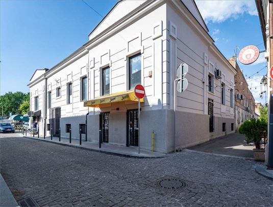 Poslovno-stambeni objekat, Centar Zemuna , 678m²