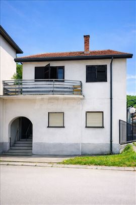 Prodajem/izadjem kucu u centru Sokobanje 