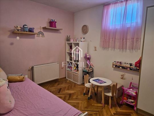 Stan 3.5 soba, 72 m², Detelinara, Novi Sad, 5. spr