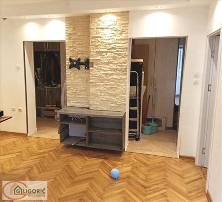 Trosoban stan-kompletno renoviran