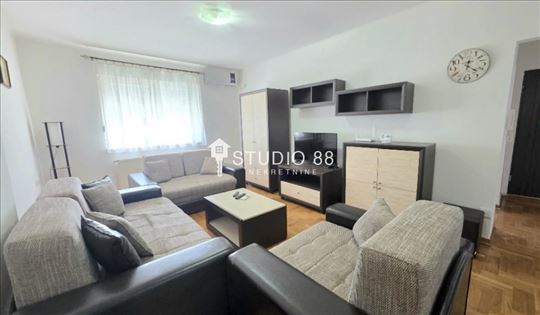 Zrenjanin, Širi Centar, Stan, 2.0, 56m2