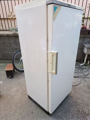 AEG zamrzivac 65 sirina garancija