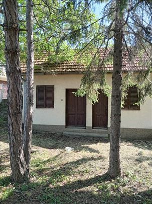 Barič, kuća sa dva stana