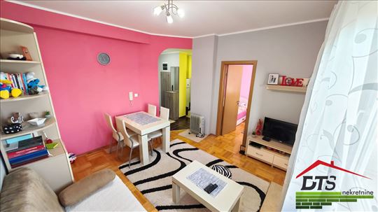 Bulevar Nemanjica 37m2