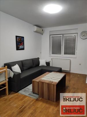 Dobra garsonjera na Grbavici