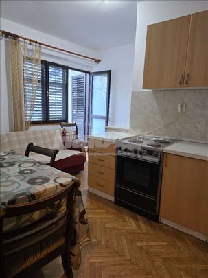 Izdajem dvosoban stan 58m2, Danila Bojovića 13