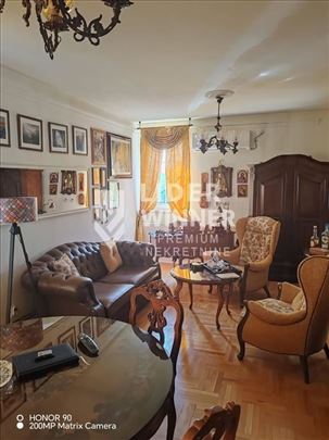 Labudovo brdo – Renoviran duplex sa parking mestom