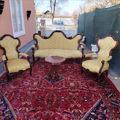 Salonska Elegantna i Raskosna Garnitura Trosed I D