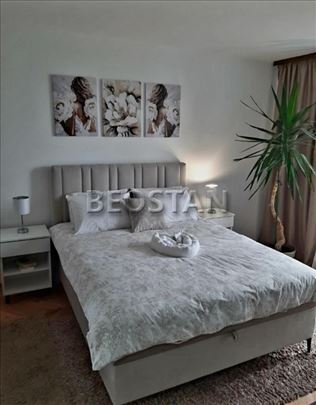 Širi centar - Karaburma #67647