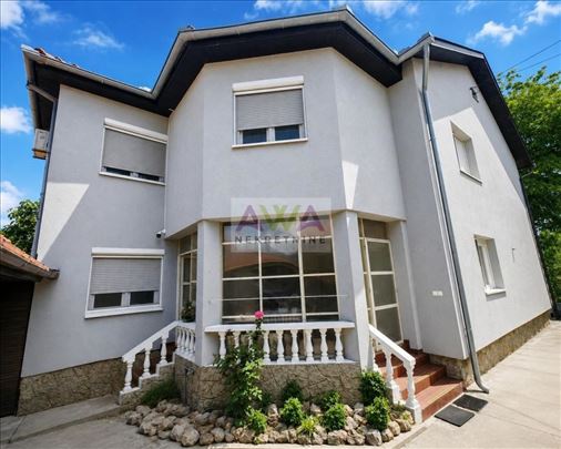 Sombor – Spratna kuća 246m2, Mz Mlake, blizu centr