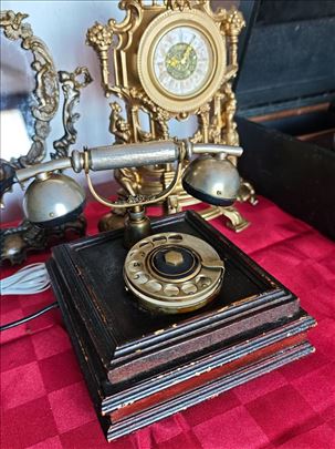 Starinski telefon