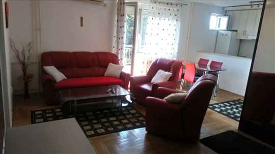 Trosed kožni i dve fotelje