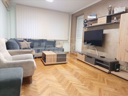 YUBC 3.0 100m² namešten + letnji prostor 
