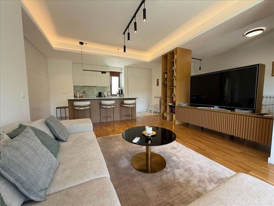 Atria residence luksuzno opremljen stan odmah usel