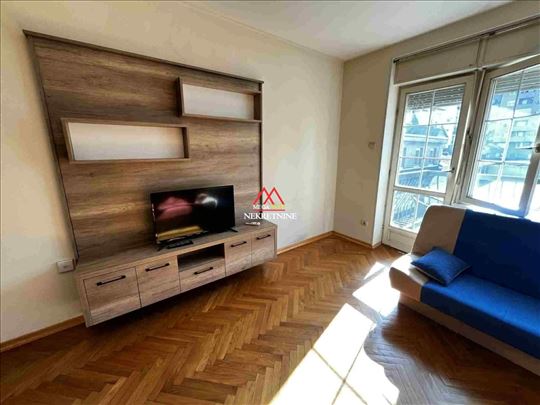 Garsonjera - 30m2 - Grbavica