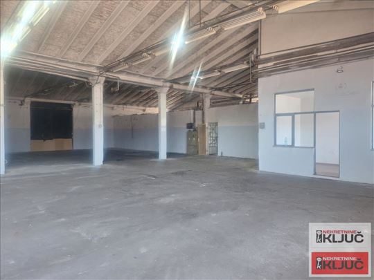 Industrijska Zona Izdaje Se Hala PovrŠinr 365m2+50