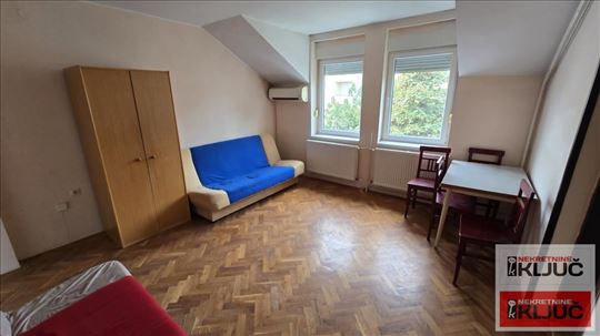 Jednosoban stan 26 m², Grbavica, Novi Sad, 2. spra