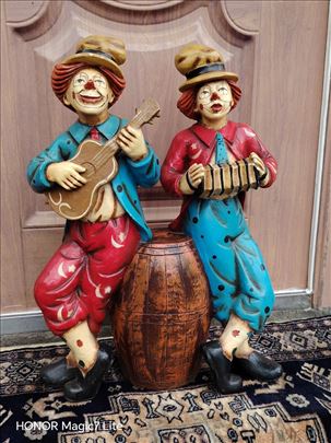 Muzikatni Klovnovi Prelepa Dekor Figura