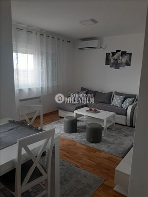 Namešten 1.5 stan na Ledinama ID#2284