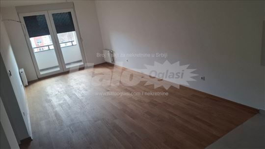 Nov, useljiv, trosoban stan, bul.Patrijarha Pavla 