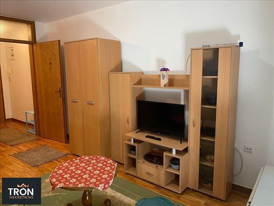 Povoljno - garsonjera 28m2