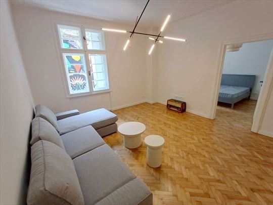 Lux 3.0 salonac, top lokacija, Terazije, ID 1183