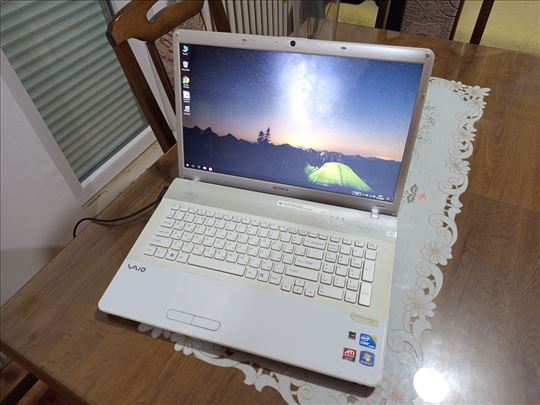 Sony,Intel Core i3,8 gb,17.3,500 gb,punjac,1 GB