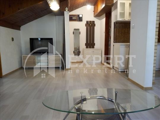 Izdaje se dvosoban stan kod Doma zdravlja, 61m2, n