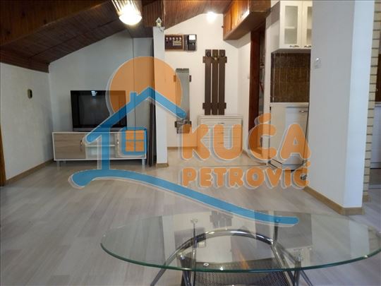 Izdaje se dvosoban stan kod Doma zdravlja, 61m2, n