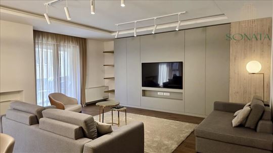 Izuzetan 3.0 stan od 92m2, Braničevska