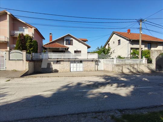 Kuća na prodaju. Aranđelovac.