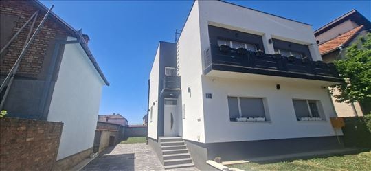 Luksuzna, moderna kuća u najlepšem delu Rume