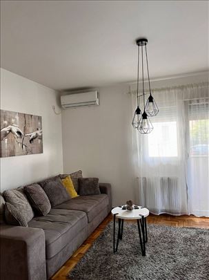 Luksuzno opremljen stan na kružnom toku 51m2