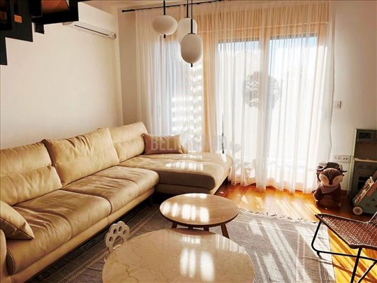 Lux duplex, Zemunske kapije