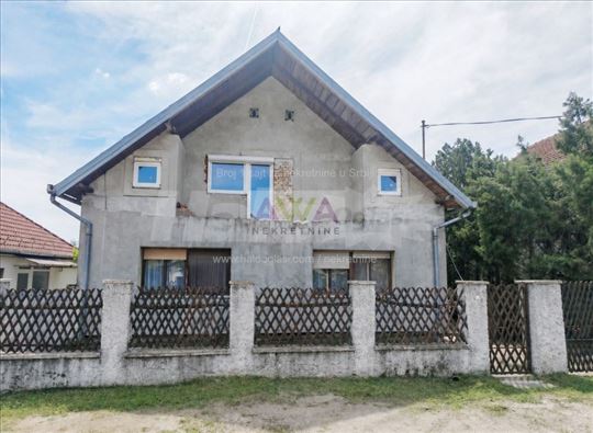 Na prodaju porodična kuca
