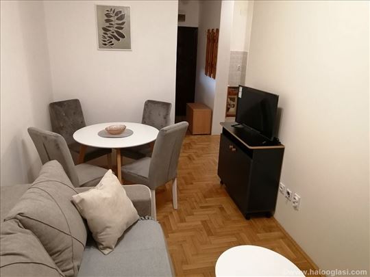 ODLIČAN, namešten, 1.5, 34m2 blizina Bulevara