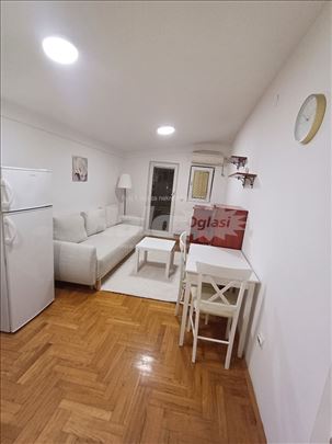 36m², namešten, jednoiposoban,parking, odlična lok