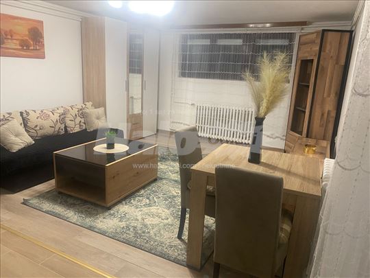Izdaje se garsonjera, 35m2, Karaburma